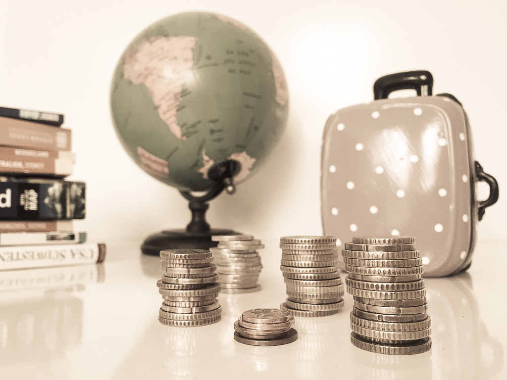 Study abroad budget templates: Plan and monitor your expenses